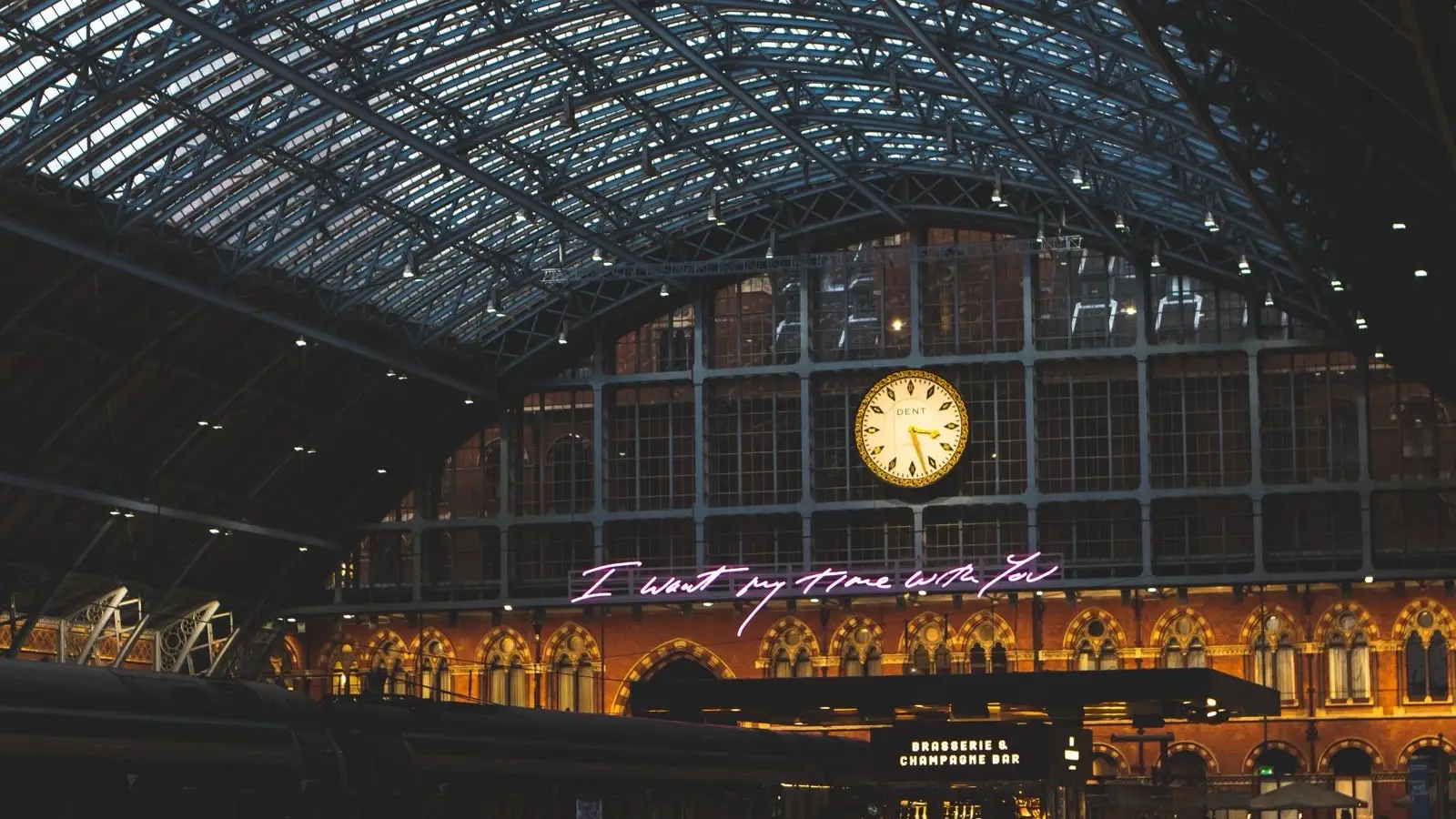 From Charles de Gaulle Airport to Paris Gare de Lyon station  Limousine Transfer
